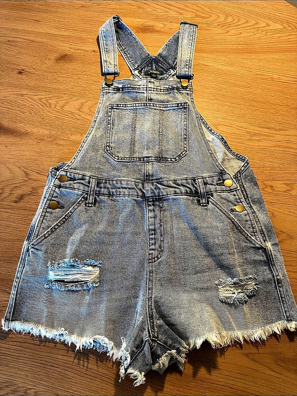 Wild fable Women'Small Distressed Denim Short Overalls Size Small